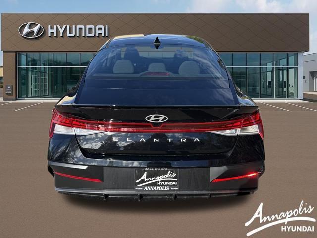 2026 Hyundai Elantra SEL Sport photo 4