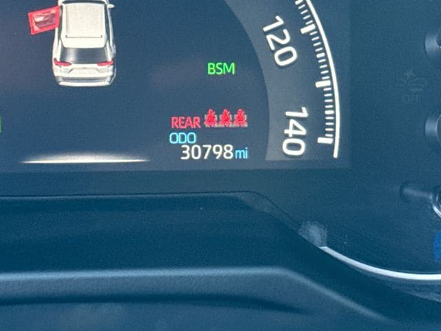 2023 Toyota RAV4 SE - Photo 16