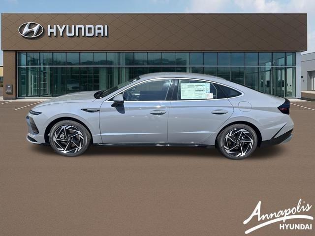 2026 Hyundai Sonata SEL Sport photo 2