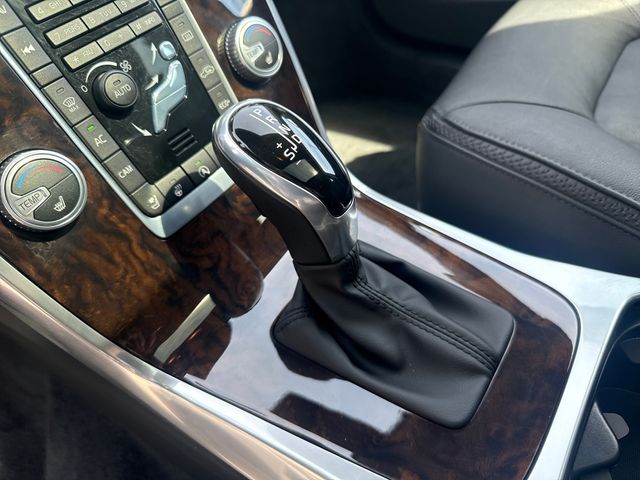 2015 Volvo XC70 Platinum - Photo 24