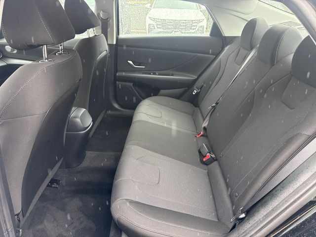 2022 Hyundai Elantra SE - Photo 25