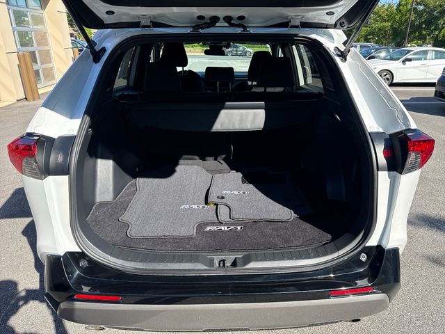 2023 Toyota RAV4 SE - Photo 23