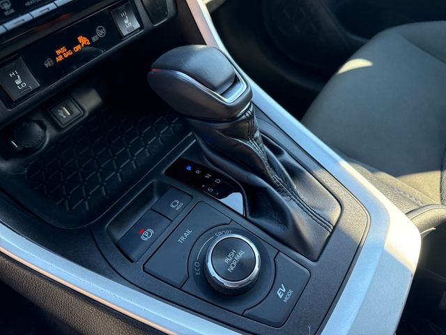 2023 Toyota RAV4 SE - Photo 24