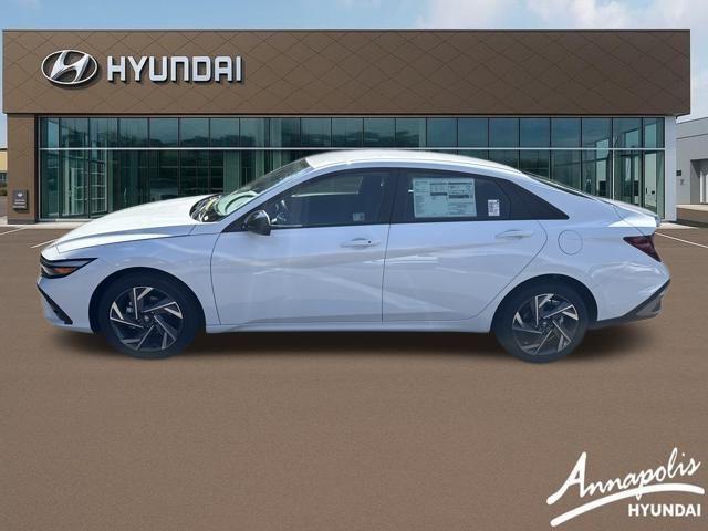 2025 Hyundai Elantra SEL Sport photo 2