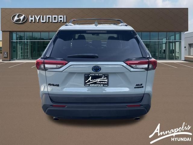2021 Toyota RAV4 Hybrid XLE Premium photo 3