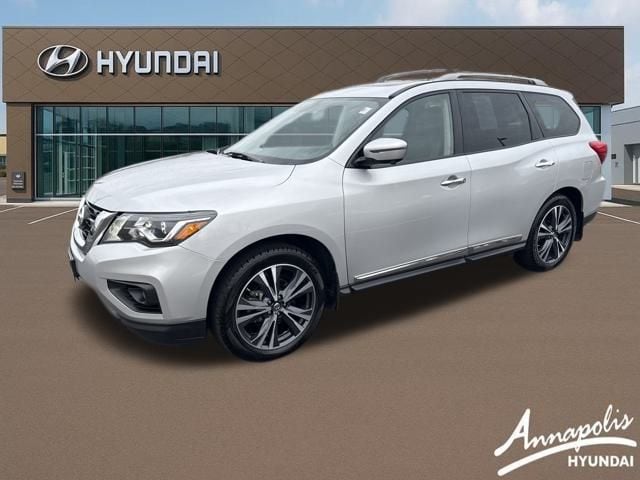 2018 Nissan Pathfinder Platinum's photo