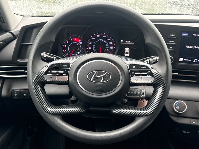 2022 Hyundai Elantra SE - Photo 14