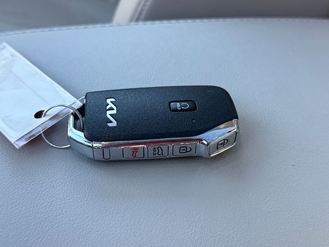 2023 Kia Sorento SX - Photo 29