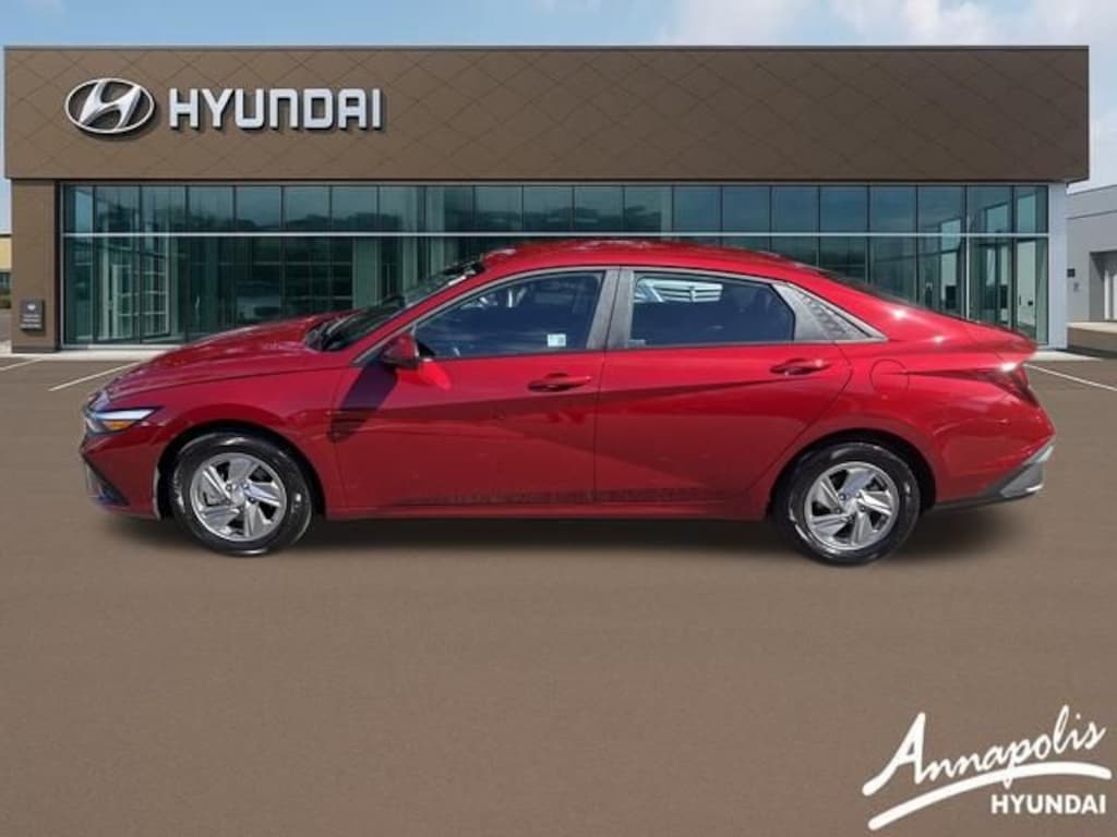 Certified 2025 Hyundai Elantra SE Sedan