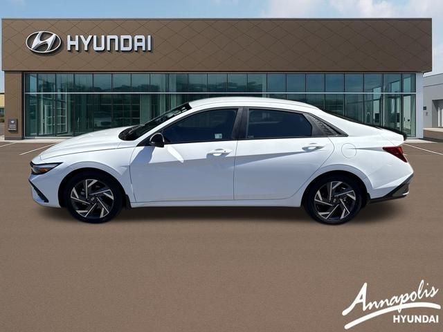 2025 Hyundai Elantra SEL Sport photo 2