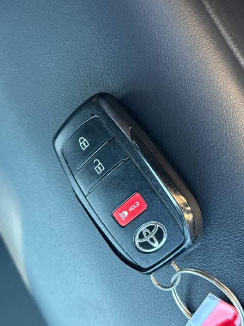 2023 Toyota Prius XLE - Photo 29