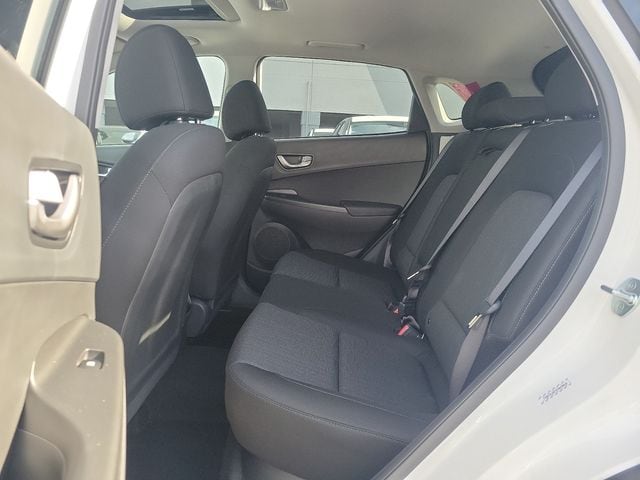 2023 Hyundai Kona SEL - Photo 6