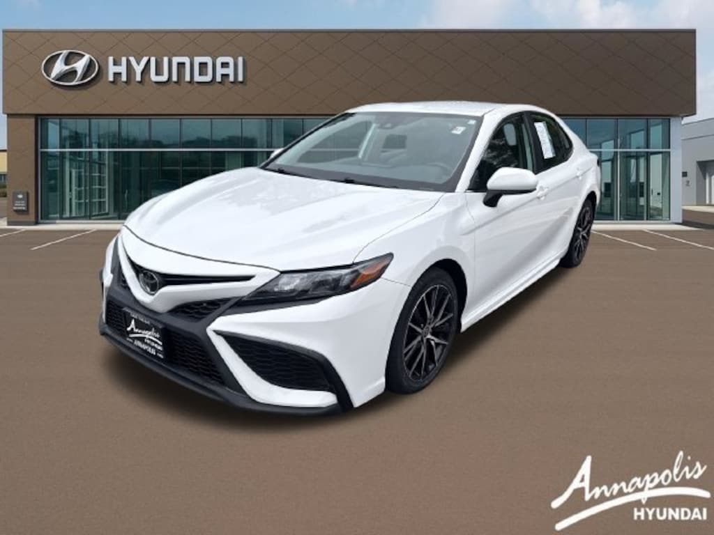 Used 2021 Toyota Camry SE Sedan