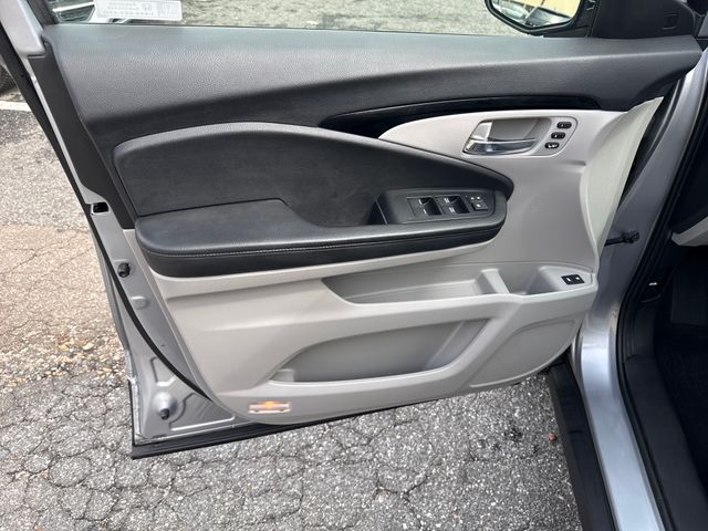 2021 Honda Pilot Touring - Photo 10