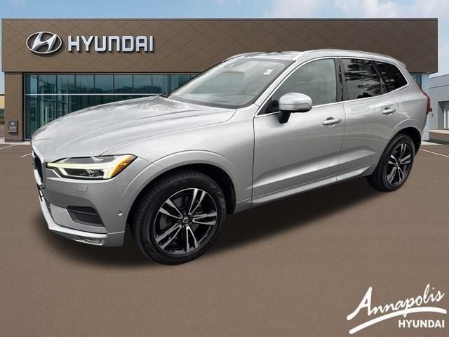 2018 Volvo XC60 Momentum's photo