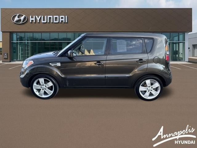 Used 2011 Kia Soul Base with VIN KNDJT2A25B7202690 for sale in Edgewater, MD