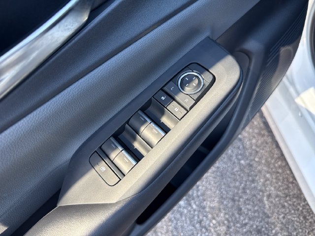 2023 Toyota Prius XLE - Photo 11