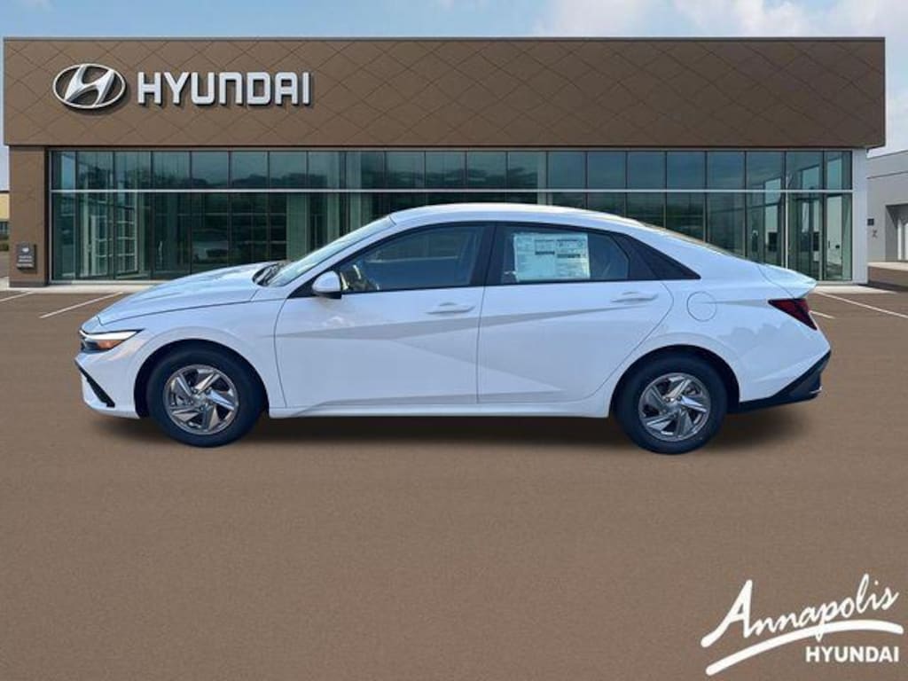 New 2026 Hyundai Elantra SE Sedan