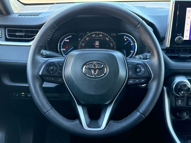 2023 Toyota RAV4 SE - Photo 14