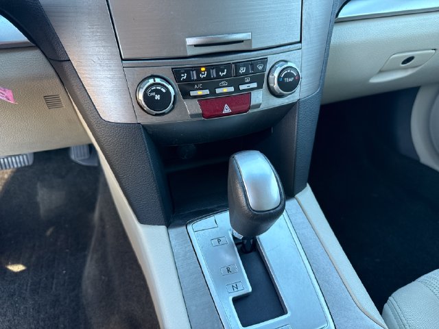 2014 Subaru Outback 2.5i Premium - Photo 17