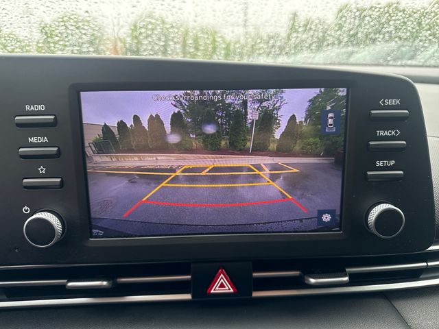2022 Hyundai Elantra SE - Photo 20