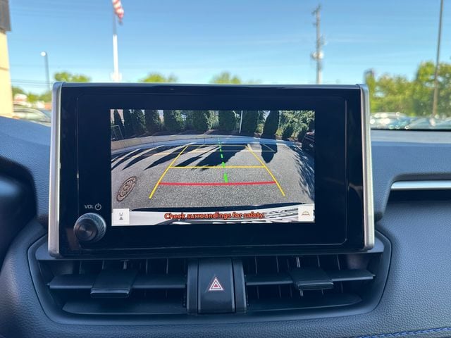 2023 Toyota RAV4 SE - Photo 20