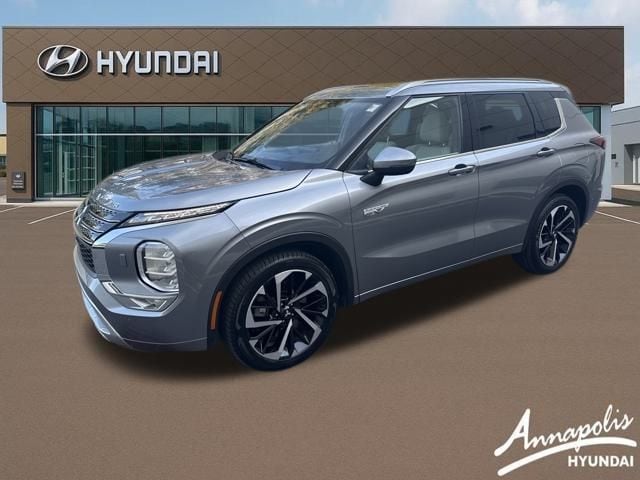 2023 Mitsubishi Outlander SEL's photo