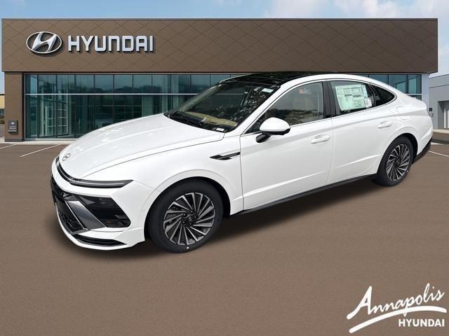 2025 Hyundai Sonata Hybrid Sedan 