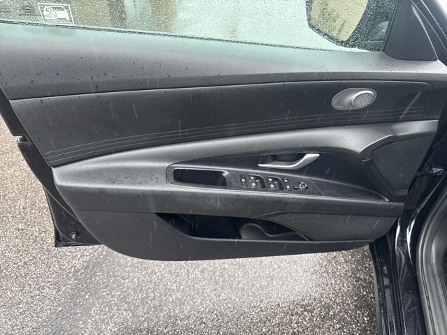 2022 Hyundai Elantra SE - Photo 10
