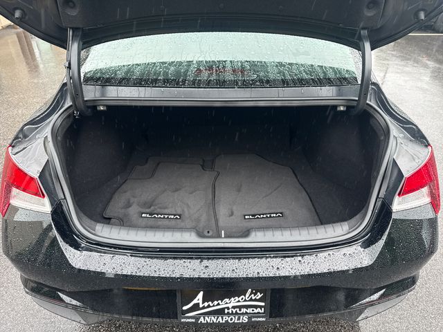 2022 Hyundai Elantra SE - Photo 23