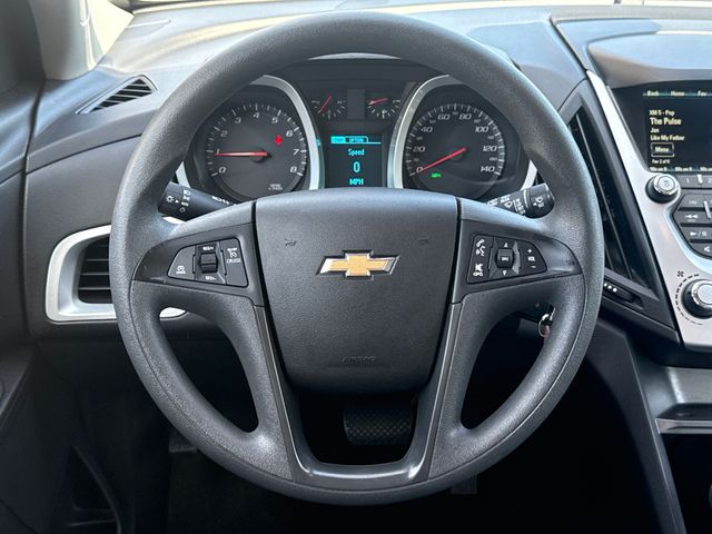 2017 Chevrolet Equinox LS - Photo 14