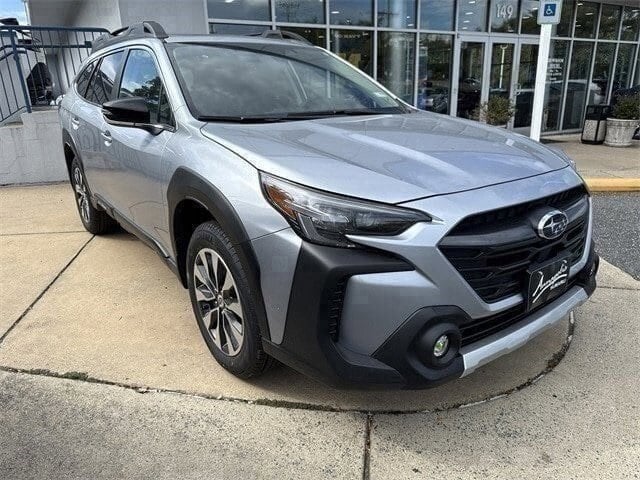 2025 Subaru Outback Limited's photo
