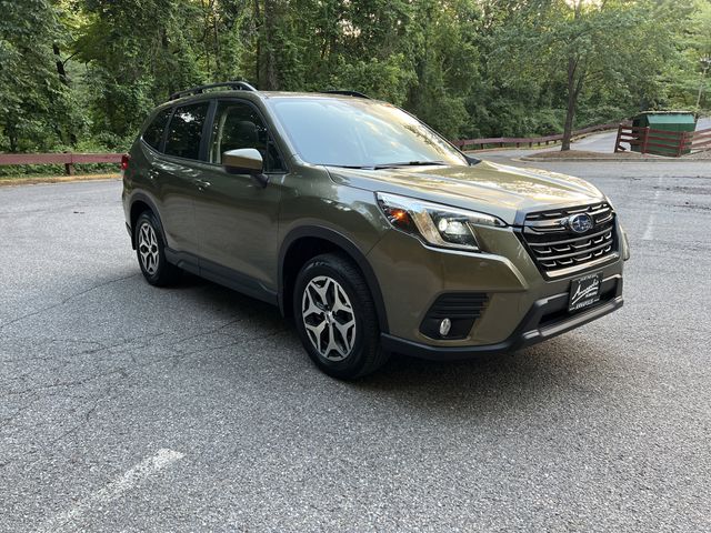 2023 Subaru Forester Premium's photo