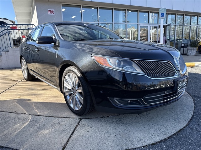 2015 Lincoln MKS Base's photo