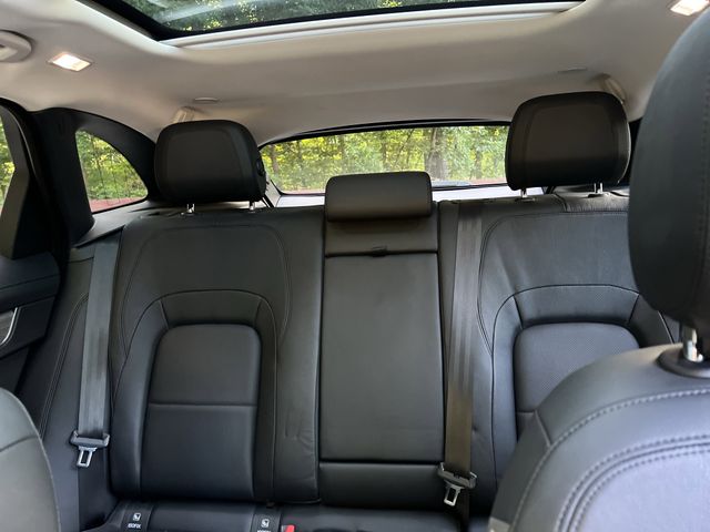 2022 Jaguar F-Pace S - Photo 31