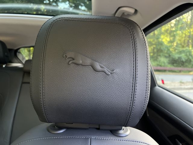 2022 Jaguar F-Pace S - Photo 32