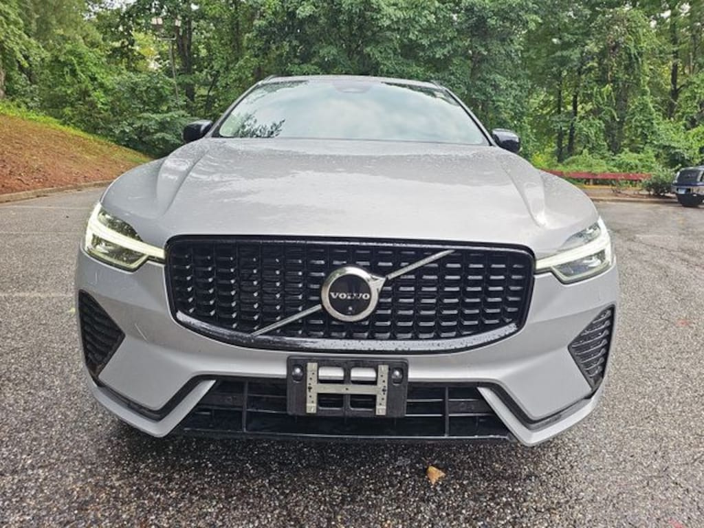 Used 2023 Volvo XC60 B5 Plus Dark Theme