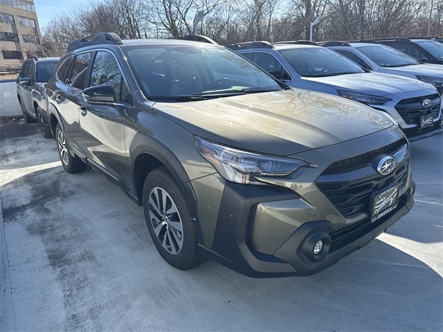 2025 Subaru Outback Premium's photo