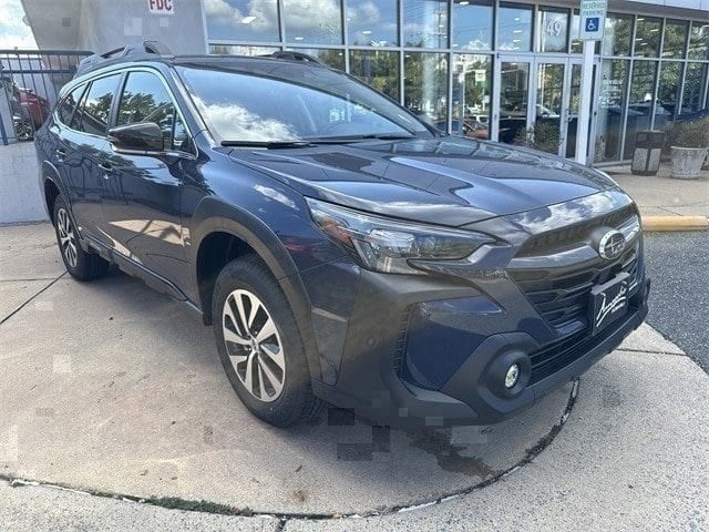 2025 Subaru Outback Premium's photo