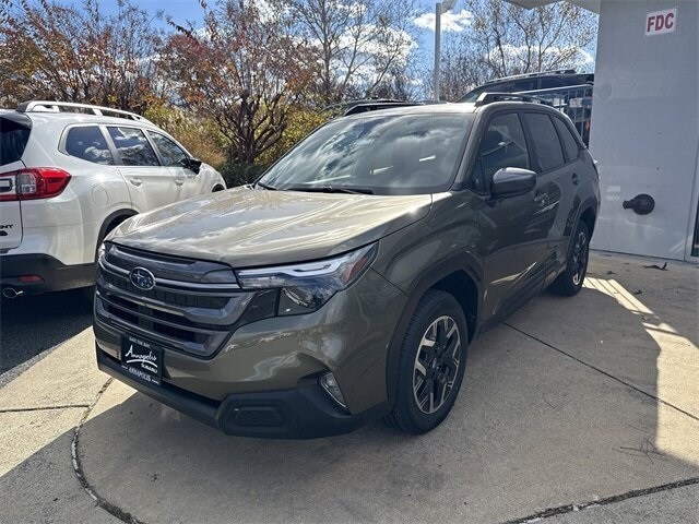 2025 Subaru Forester Premium photo 4