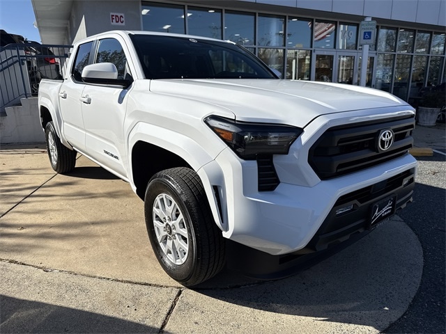 2024 Toyota Tacoma SR5's photo