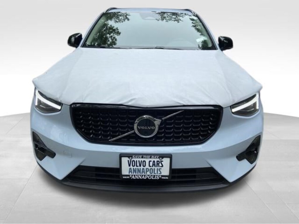 New 2026 Volvo XC40 B5 Plus SUV