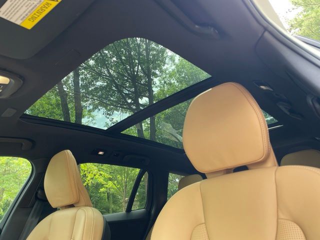 2025 Volvo V60 Cross Country 23