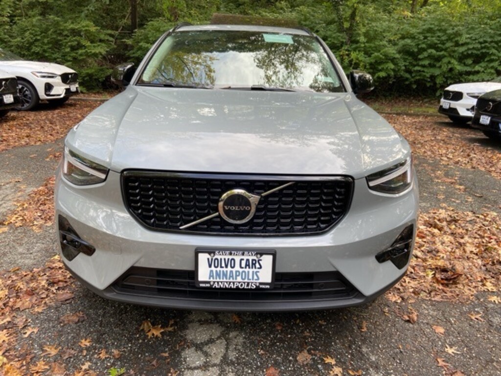 New 2026 Volvo XC40 B5 Plus SUV