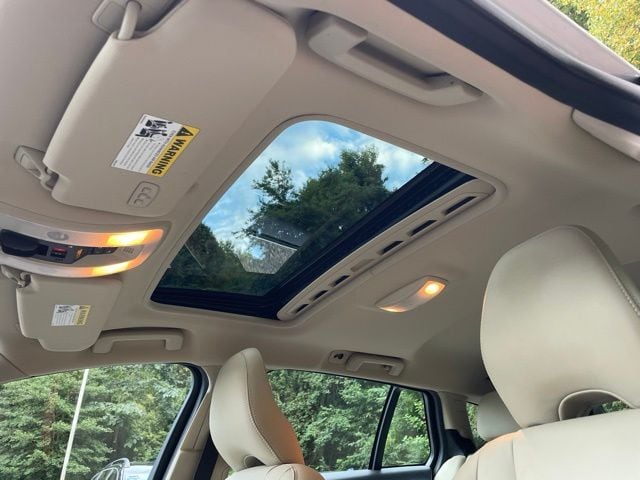 2016 Volvo V60 22