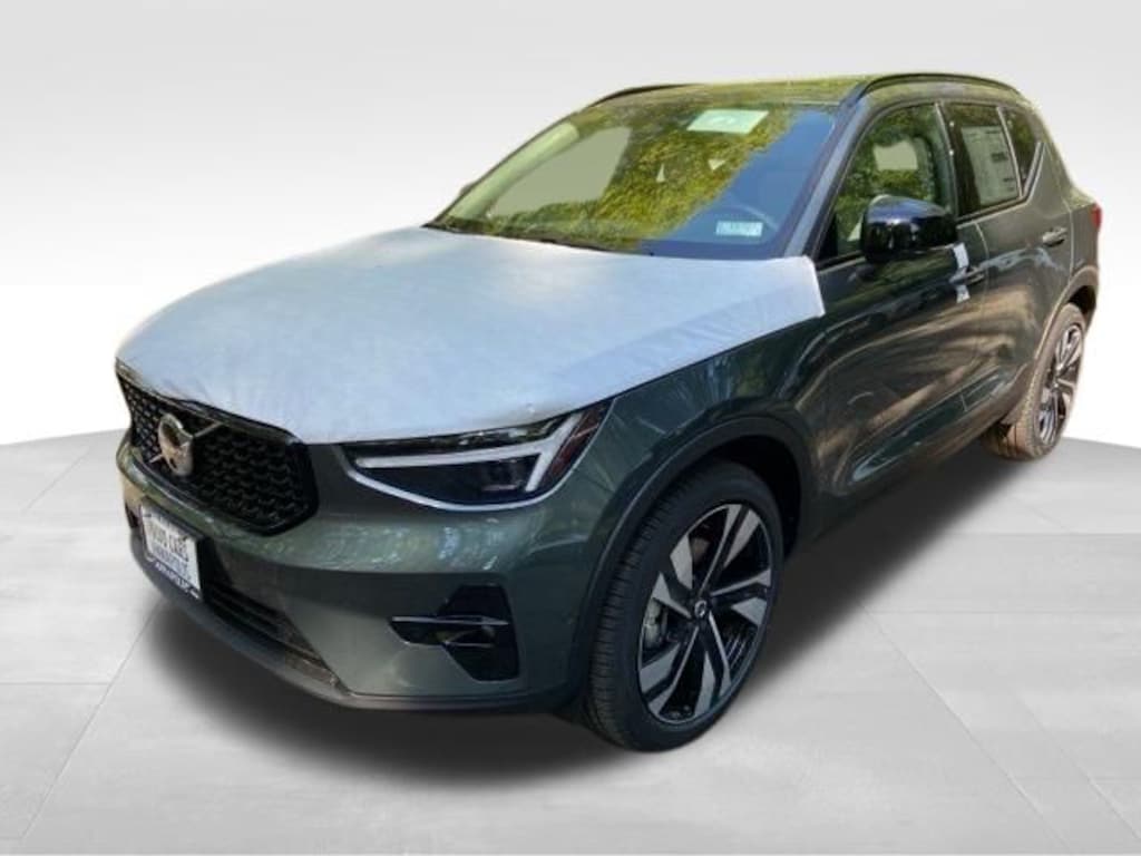 New 2026 Volvo XC40 B5 Ultra SUV