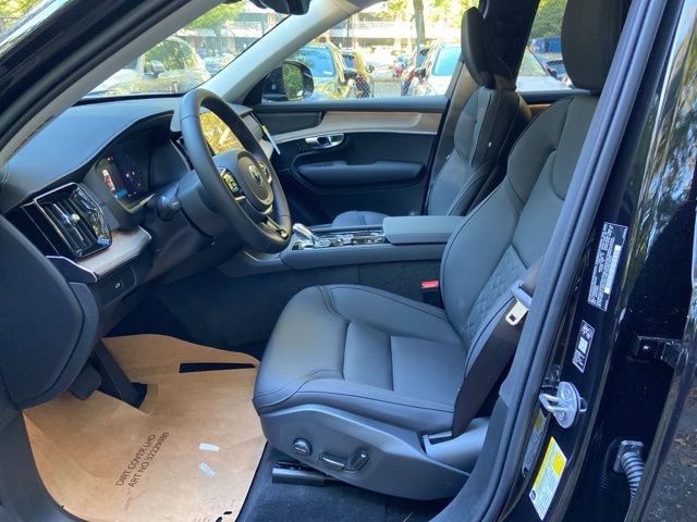 2026 Volvo XC90 Plus - Photo 11