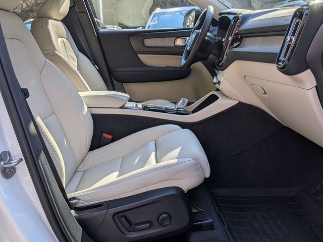 2023 Volvo XC40 Plus - Photo 29