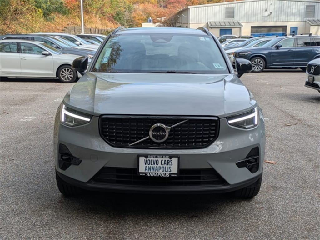 Certified 2024 Volvo XC40 B5 Plus Dark SUV