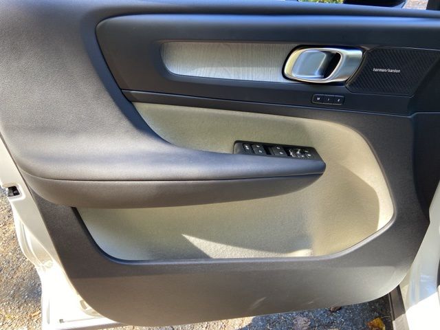 2026 Volvo XC40 Ultra - Photo 12